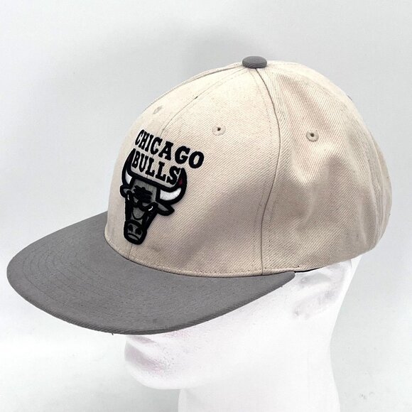 Mitchell & Ness Chicago Bulls 30th Anniversary Cap Hat Adjustable Snapback 1996 - Picture 12 of 16